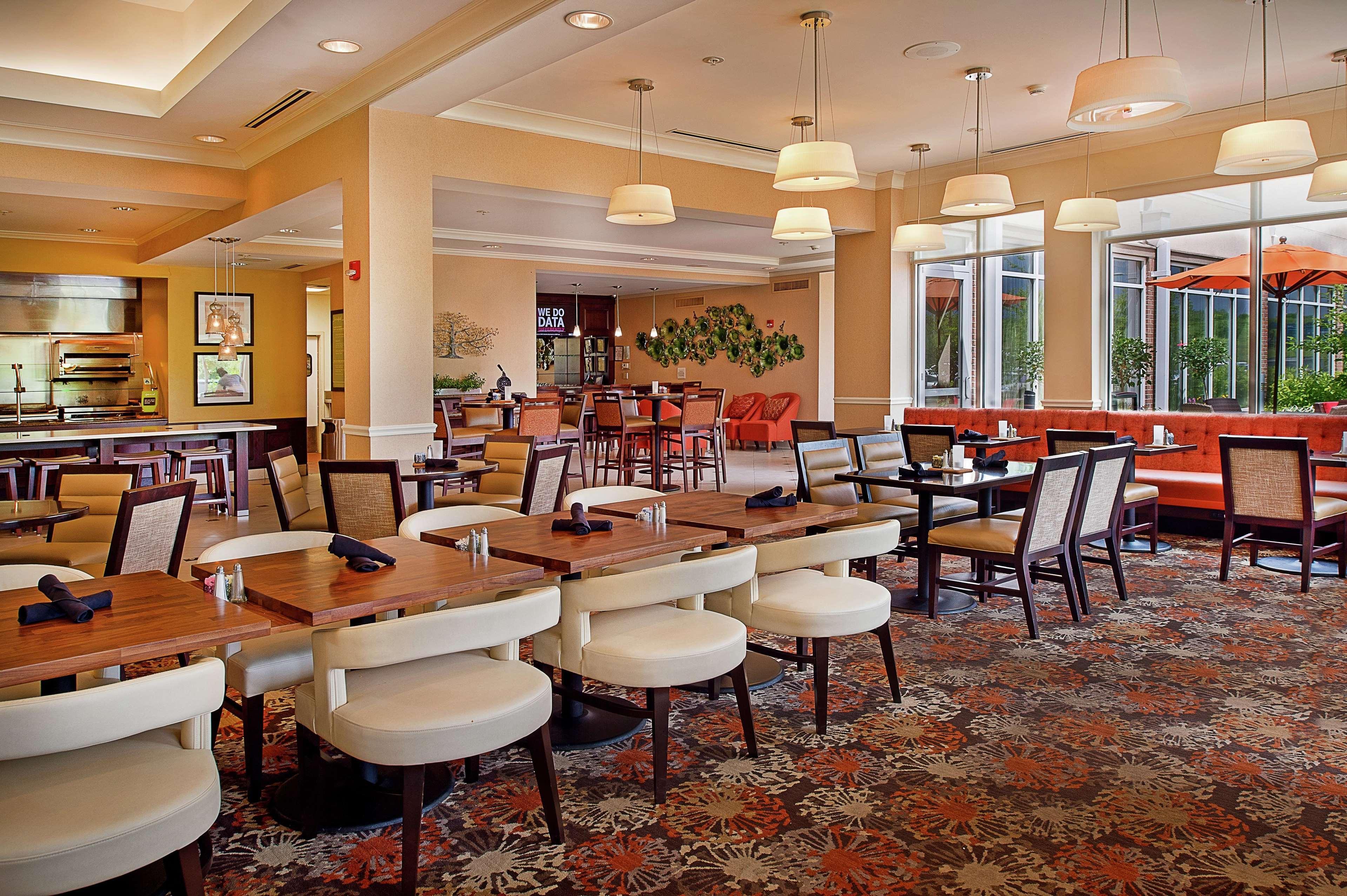 Hilton Garden Inn St. Louis Airport Berkeley Exterior photo