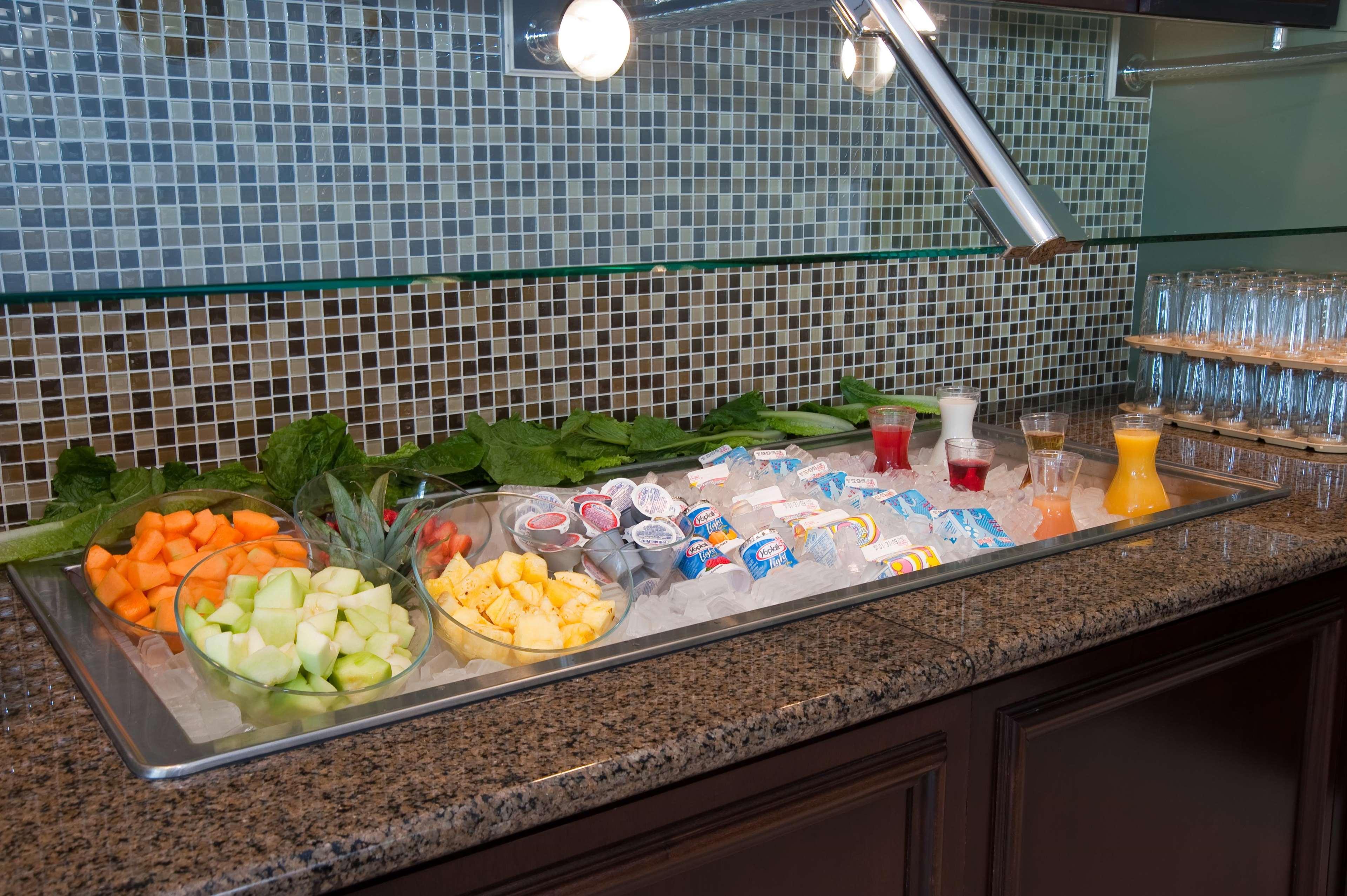 Hilton Garden Inn St. Louis Airport Berkeley Facilities photo