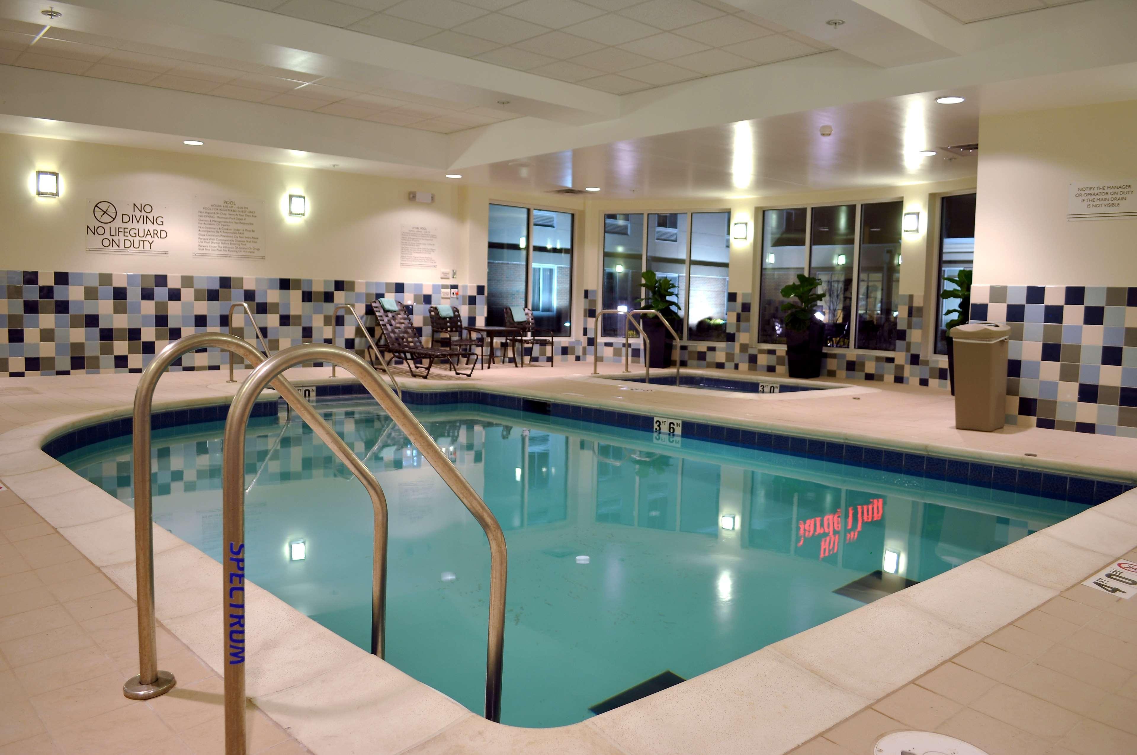 Hilton Garden Inn St. Louis Airport Berkeley Exterior photo