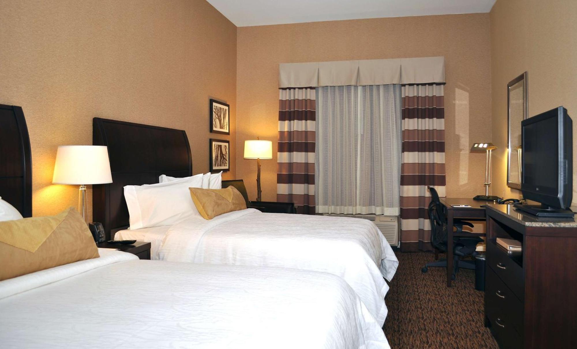 Hilton Garden Inn St. Louis Airport Berkeley Exterior photo