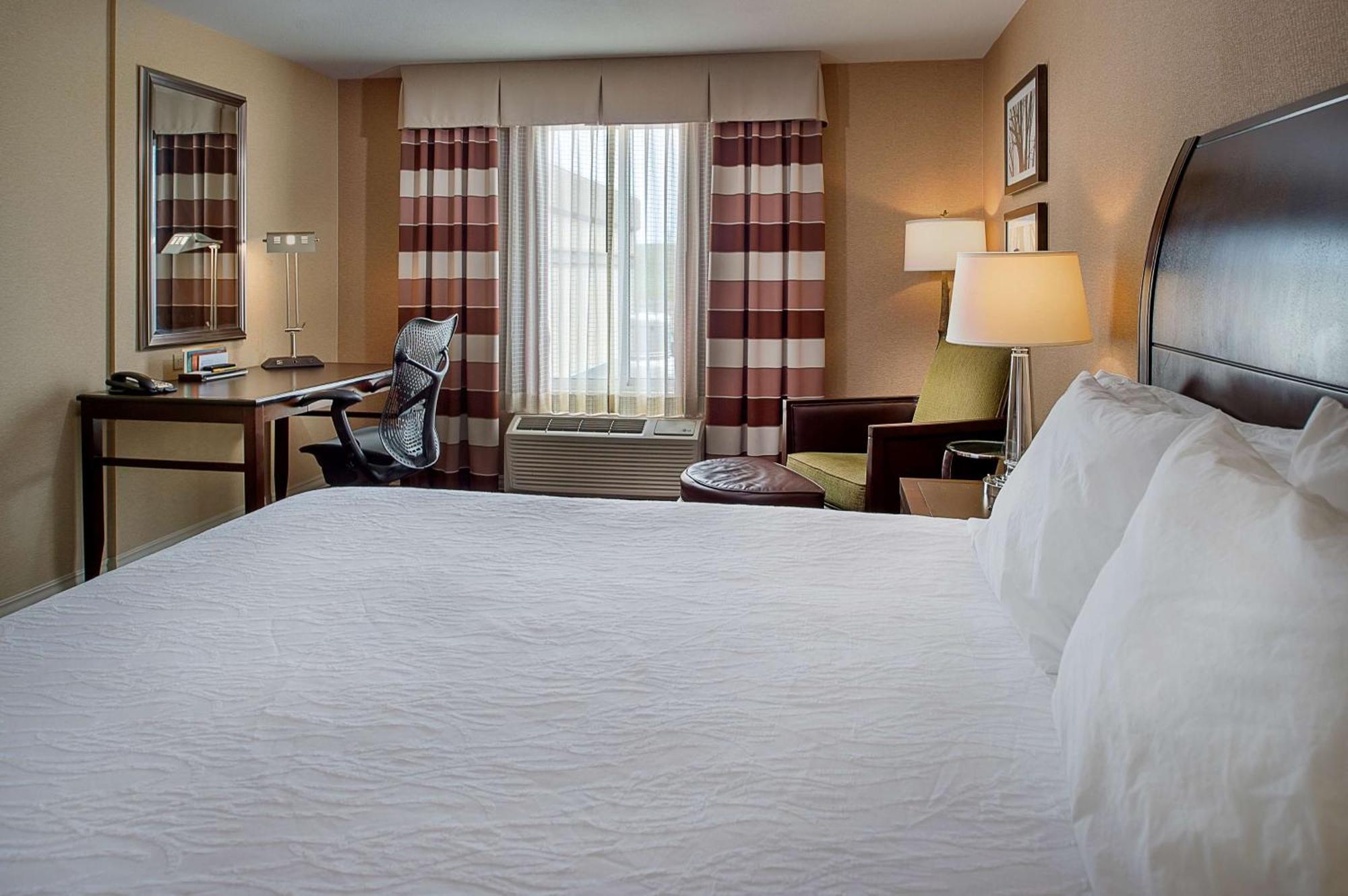 Hilton Garden Inn St. Louis Airport Berkeley Exterior photo