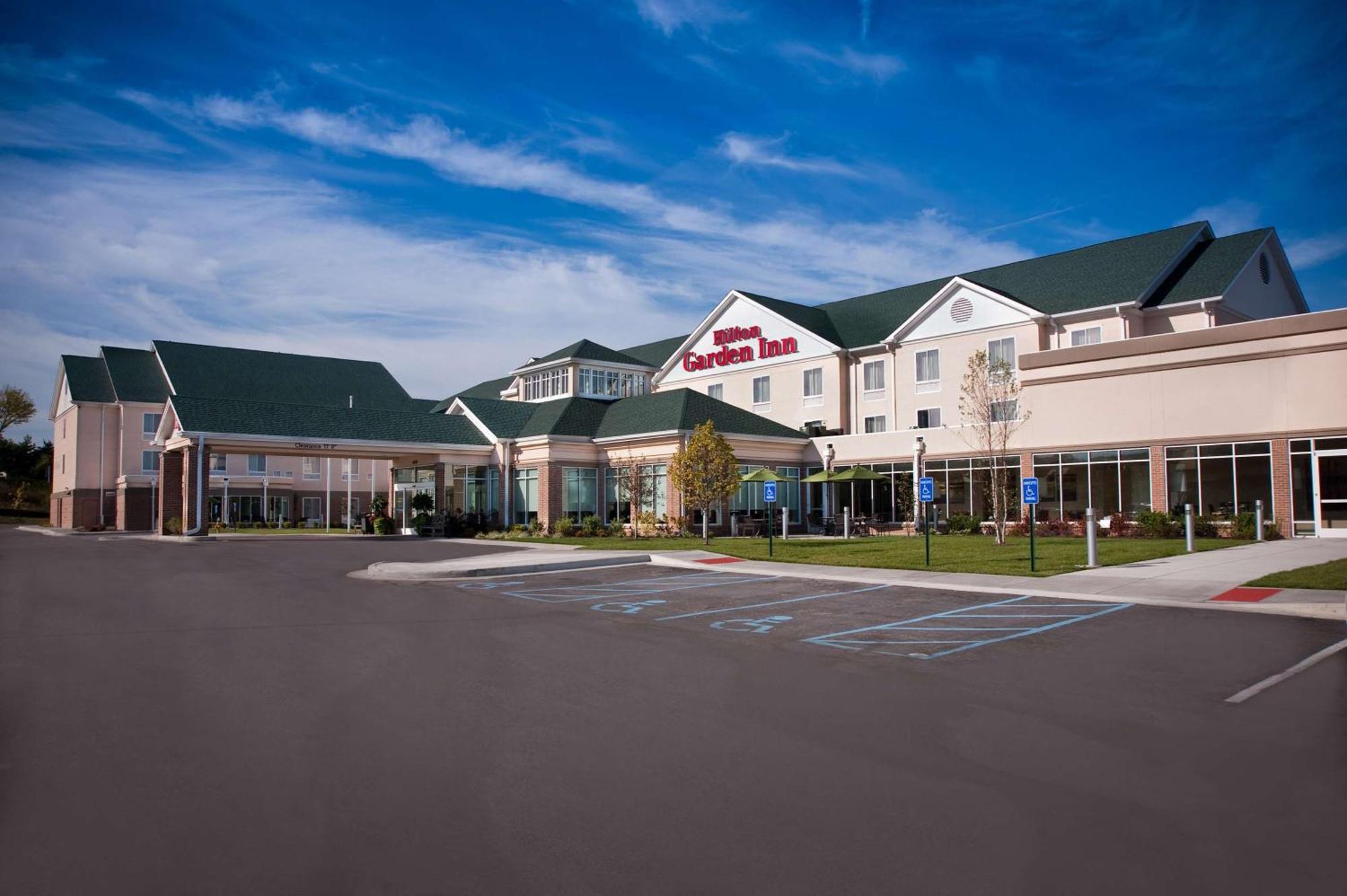 Hilton Garden Inn St. Louis Airport Berkeley Exterior photo